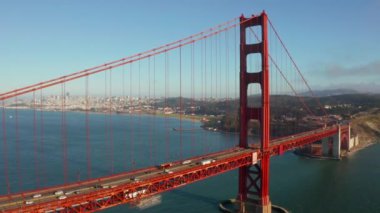 San Francisco Golden Gate köprüsünün havadan görüntüsü. Güzel yakın çekim.. 