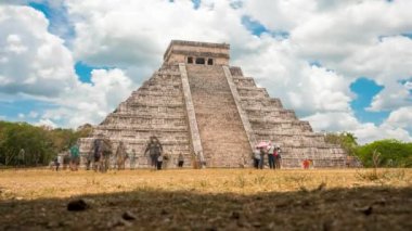 Kukulkan Tapınağı 'nın zaman çizelgesi, Chichen Itza' daki piramit, Yucatan