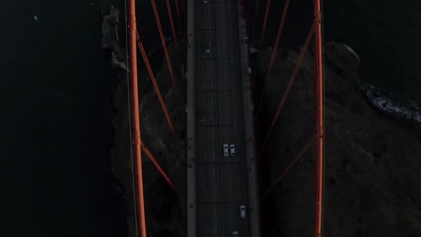 Vista aérea da ponte Golden Gate de São Francisco. Belos close-up tiros. — Vídeo de Stock