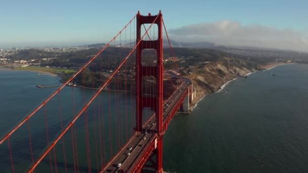 Vista aerea del ponte San Francisco Golden Gate. Belle riprese da vicino. — Video Stock