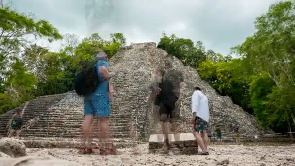 Timelapse kilátás a legmagasabb maja piramis Tulum, Mexikó — Stock videók
