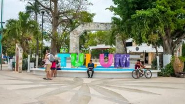Tulum 'daki Tulum renk simgesinin zamanaşımı görünümü