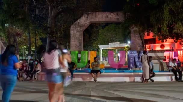 Timelapse vista del colorido cartel de Tulum en Tulum — Vídeo de stock