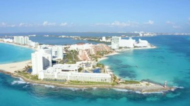Cancun tatil köyü hava manzaralı. Punta Norte plajı, Cancun, Meksika. Görüntüyü kapat