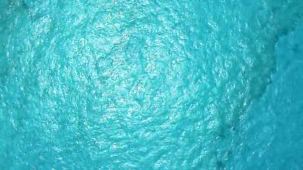 Mer des Caraïbes fond de vague d'été de surface. Paysage aquatique exotique. — Video
