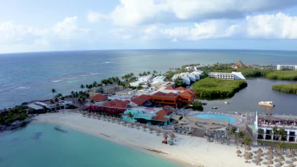 Cancun resort flygutsikt. Stranden Punta Norte, Cancun, Mexiko. Närbild — Stockvideo