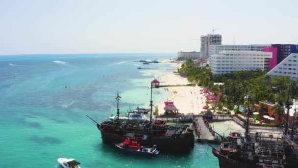 Aerial view of the old tourist pirate ship in Cancun — Stock Video