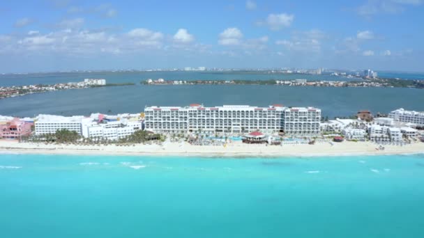 Meksika 'da Cancun, Playa Del Carmen yakınlarındaki plajların güzel hava manzarası. — Stok video