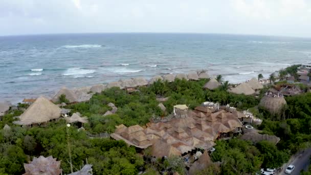 Vista aérea del hotel de lujo Azulik en Tulum. — Vídeos de Stock