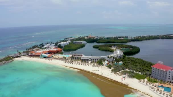 Vista Panorámica Aérea Una Maravillosa Playa Caribeña Hoteles Lujo Cancún — Vídeos de Stock