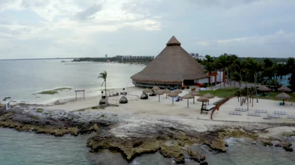 Cancun Meksyk Maja 2021 Młoda Para Ćwicząca Koncert Żywo Plaży — Wideo stockowe