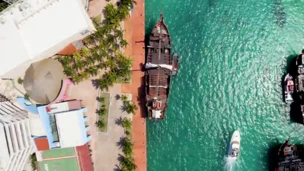 Cancún México Maio 2021 Vista Aérea Velho Navio Pirata Turístico — Vídeo de Stock
