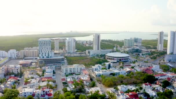 Vista aérea del centro de Cancún. Centro de México, — Vídeo de stock