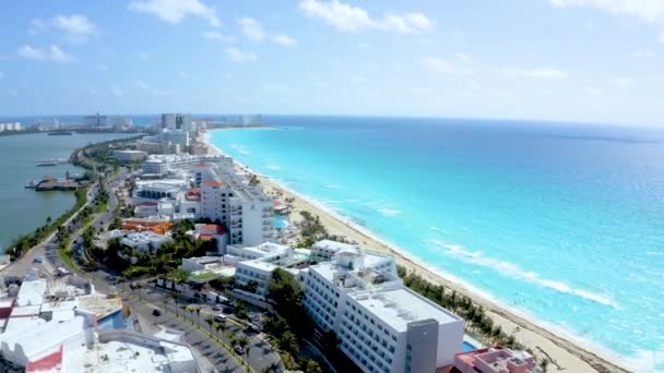 Meksika 'da Cancun, Playa Del Carmen yakınlarındaki plajların güzel hava manzarası. — Stok video