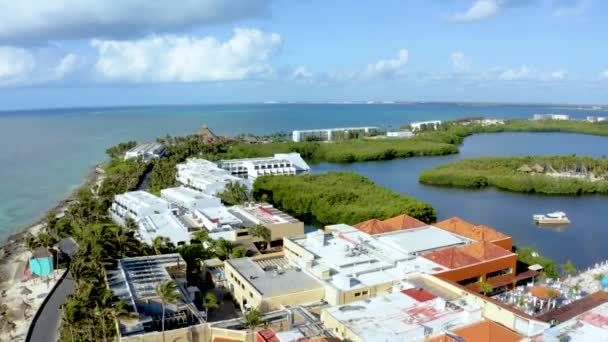 Cancun resort vista aerea. Spiaggia Punta Norte, Cancun, Messico. Vista da vicino — Video Stock