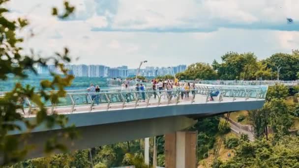 Kyiv Ukraine June 2021 Time Lapse View New Pedestrian Bridge — Vídeo de Stock