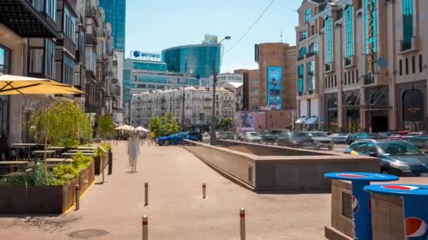 Timelapse view of the busy city streets of Kiev in Ukraine. — Stock Video