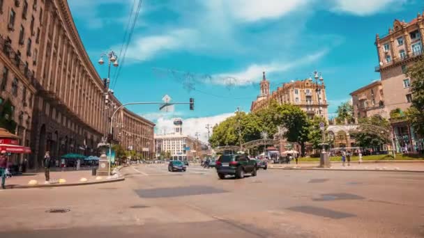 Timelapse widok ruchliwych ulic miasta Kijowa na Ukrainie. — Wideo stockowe