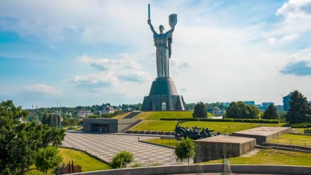 Vista temporal del famoso Monumento a la Madre Patria — Vídeos de Stock