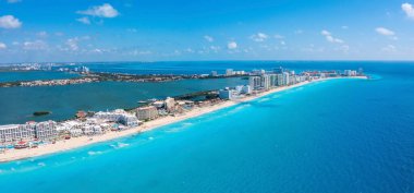 Punta Norte sahilinin havadan görünüşü, Cancun, Mxico. Meksika, Cancun 'da Karayip Denizi yakınında lüks otelleri olan güzel bir sahil bölgesi.. 