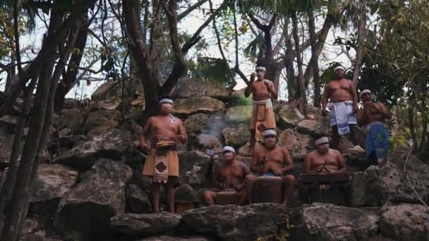 Pre-Hispanic Mayan performance called Dance of the Owl in the jungle — Stock Video