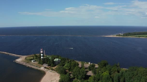 Widok z lotu ptaka na rzekę Daugavą na Łotwie. — Wideo stockowe