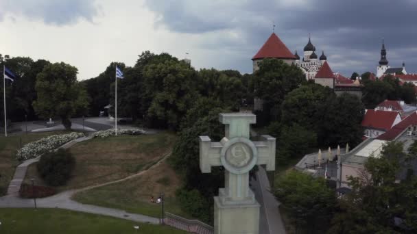 Aerial view of the freedom square in Tallinn, Estonia. — Video Stock