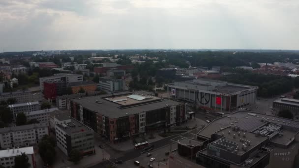 Cityscape of Tartu town in Estonia. Aerial view of the student city of Tartu. — Vídeo de Stock