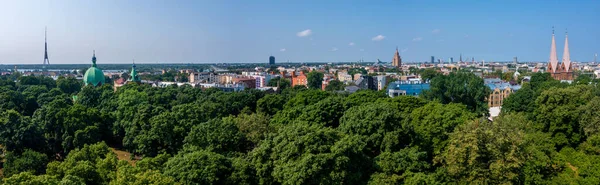 Όμορφη εναέρια άποψη της πόλης της Ρίγας από ψηλά. — Φωτογραφία Αρχείου