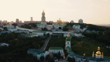 Kiev Pechersk Lavra Manastırı 'nın sihirli hava manzarası
