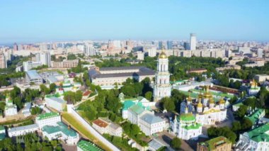 Kiev Pechersk Lavra Manastırı 'nın sihirli hava manzarası