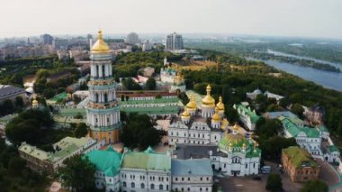 Kiev Pechersk Lavra Manastırı 'nın sihirli hava manzarası