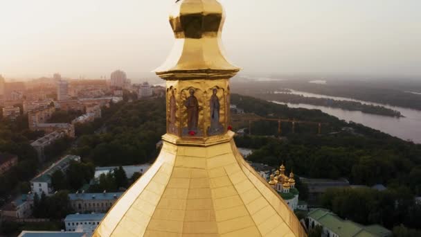 Magiczny widok z lotu ptaka na Klasztor Ławry Kijowskiej — Wideo stockowe