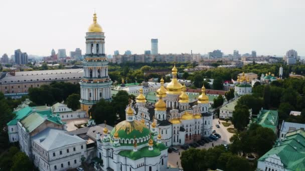 Kiev Pechersk Lavra Manastırı 'nın sihirli hava manzarası — Stok video