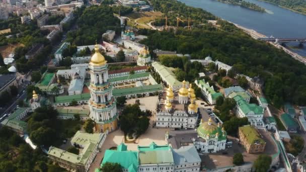 Magical aerial view of the Kiev Pechersk Lavra Monastery — Stock Video