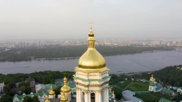 Vista aerea magica del Monastero di Kiev Pechersk Lavra — Video Stock