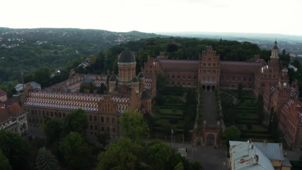 Veduta aerea della residenza dei metropoliti bukoviniani e dalmati. — Video Stock