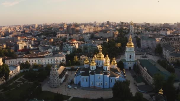 Magico tramonto aereo del Monastero di Kiev Pechersk Lavra — Video Stock