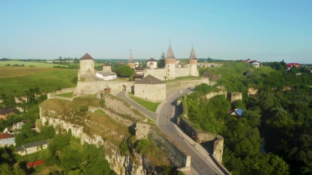 Aerial view of the ruins of a large medieval castle in Europe. — Stock Video