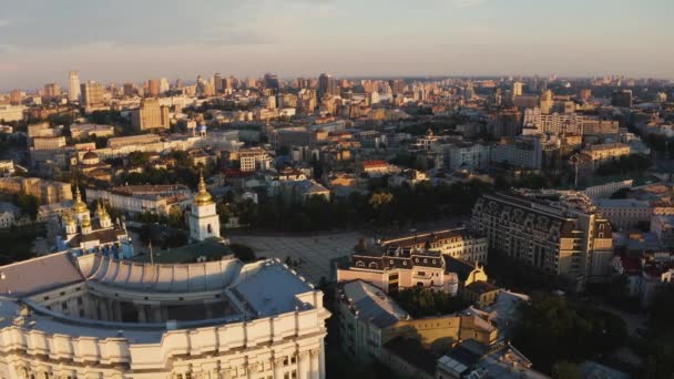 Magico tramonto aereo del Monastero di Kiev Pechersk Lavra — Video Stock