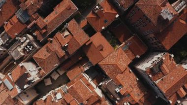 İtalya 'da Venedik' in güzel turuncu çatıları. Hava görünümü. 