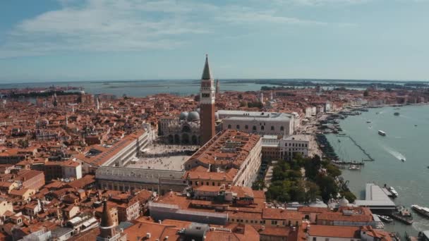 Aerial panoramic photo of iconic and unique Campanile in Saint Marks square — Stock Video