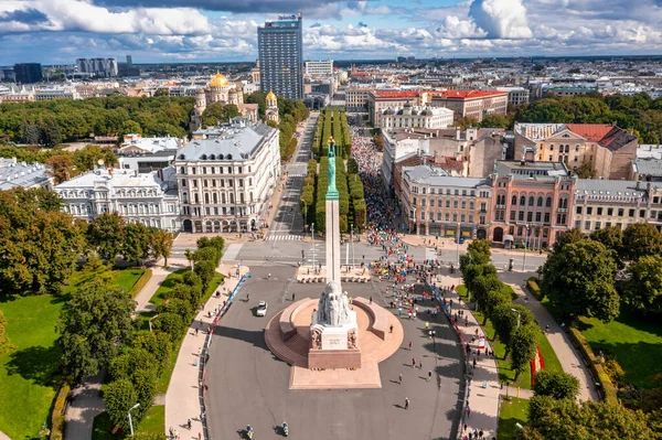 People running the International Rimi Riga Marathon — Stock Photo, Image