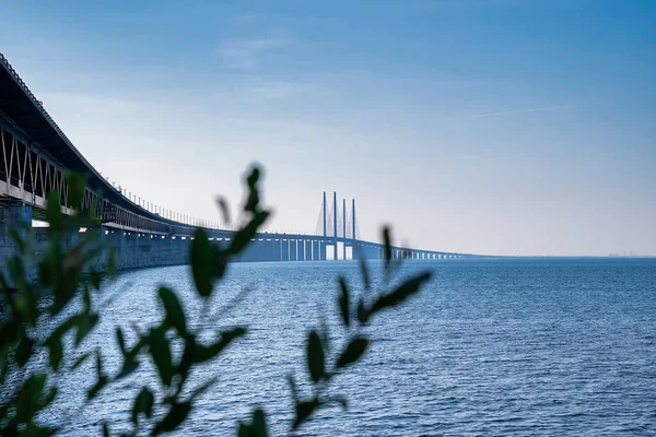 Sabah Öresund Köprüsü 'nün Baltık Denizi üzerindeki panoramik manzarası — Stok fotoğraf