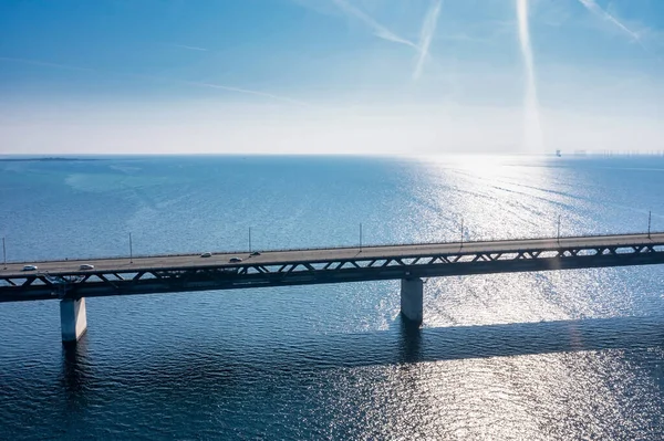 Vista panoramica del ponte di Oresund durante il tramonto sul Mar Baltico — Foto Stock