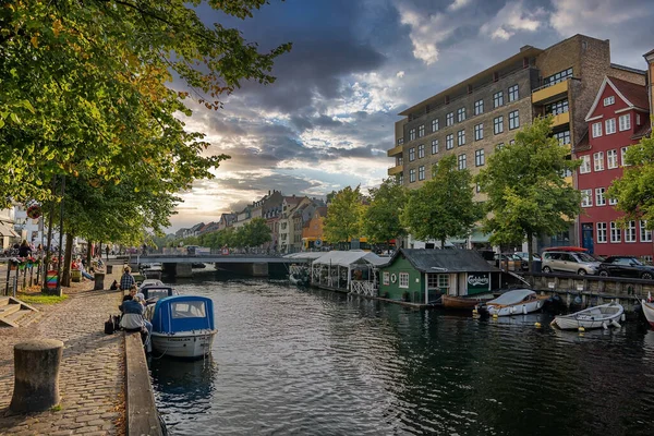 Hermosos canales de Copenhague, la capital de Dinamarca. — Foto de Stock