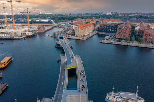 Mooie grachten van Kopenhagen, de hoofdstad van Denemarken. — Stockfoto