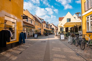 Ortaçağ Fransız köyünün güzel ve büyüleyici orta çağ şehir merkezi.