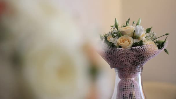Весільний букет для нареченої — стокове відео