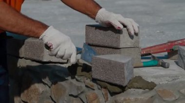 bir tuğla ev inşaatı